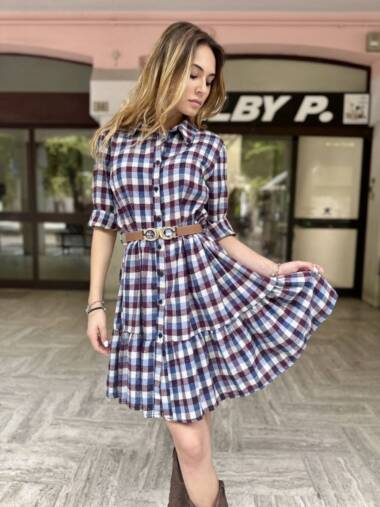 Abitino scozzese con borchiette