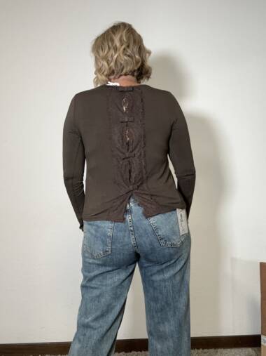 T-shirt con pizzo e fiocchi dietro -Suysmix