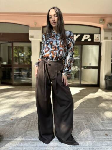 Pantalone a palazzo con pieghe e fiocco di lato -Susymix