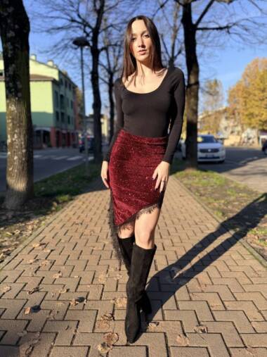 Gonna in paillettes asimmetrica con pizzo