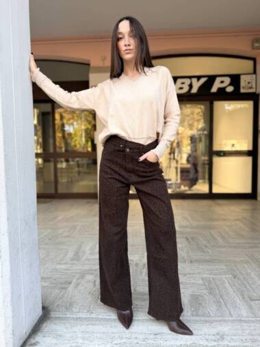 Jeans maculato cacao con abbottonatura storta