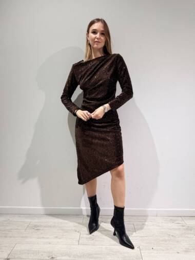 Abito in paillettes su velluto asimmetrico