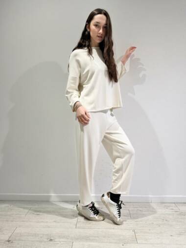 Completo tuta con pantalone a ovetto
